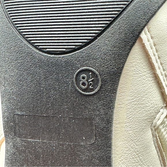 Journee Collection Silvy White Stiletto Booties - Picture 6 of 8